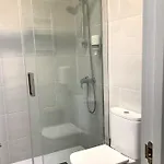 招待所 多诺斯蒂亚酒店 2*