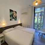 招待所 多诺斯蒂亚酒店