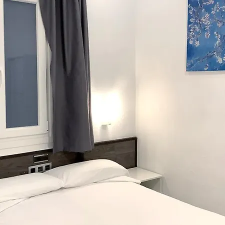 多诺斯蒂亚酒店 招待所