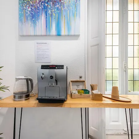 招待所 多诺斯蒂亚酒店 2*