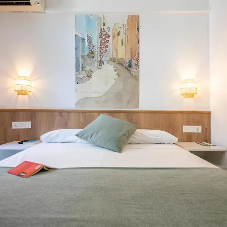 多诺斯蒂亚酒店 2*