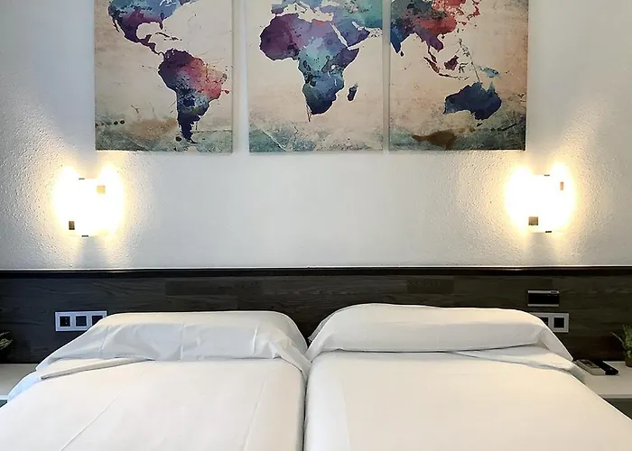 多诺斯蒂亚酒店 招待所 2*