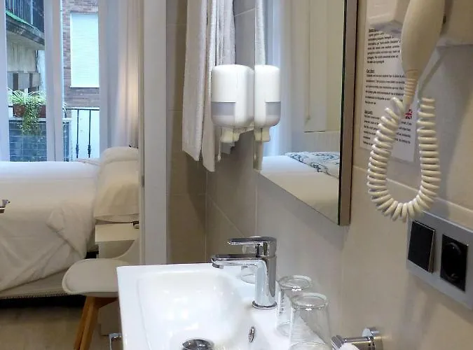 招待所 多诺斯蒂亚酒店