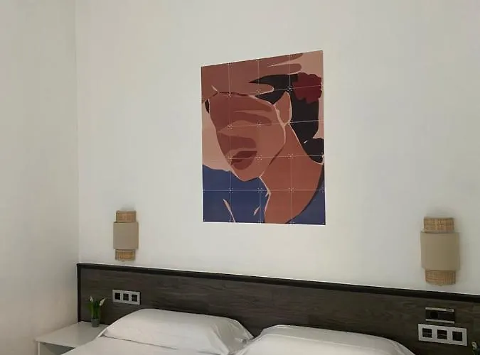 多诺斯蒂亚酒店 2*