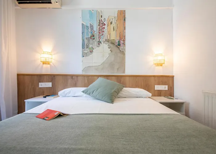 多诺斯蒂亚酒店 2*